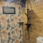 Hot and Cold Shower (1)