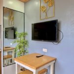 Unlimitted Wi-fi Access and Smart TV